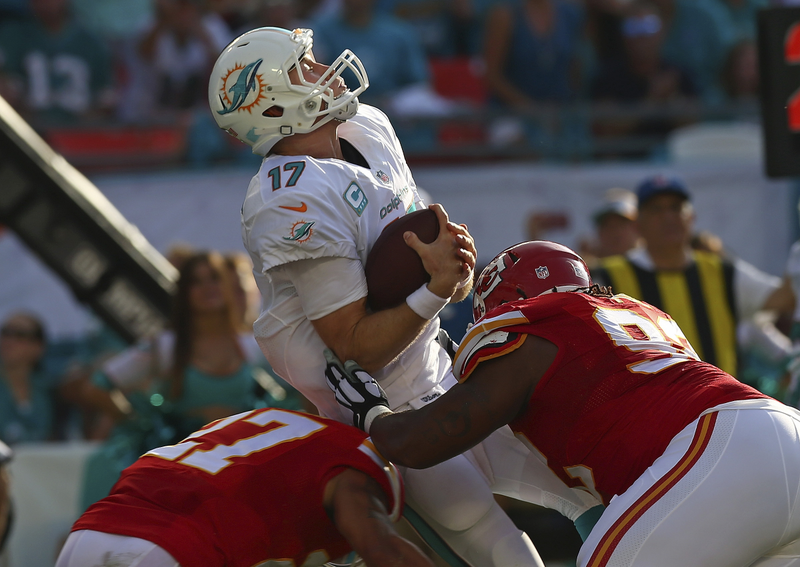 Illustration for article titled A Deadspin Investigation Into Ryan Tannehill's Thumbs